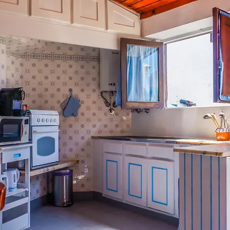 Azenhas House 1 *